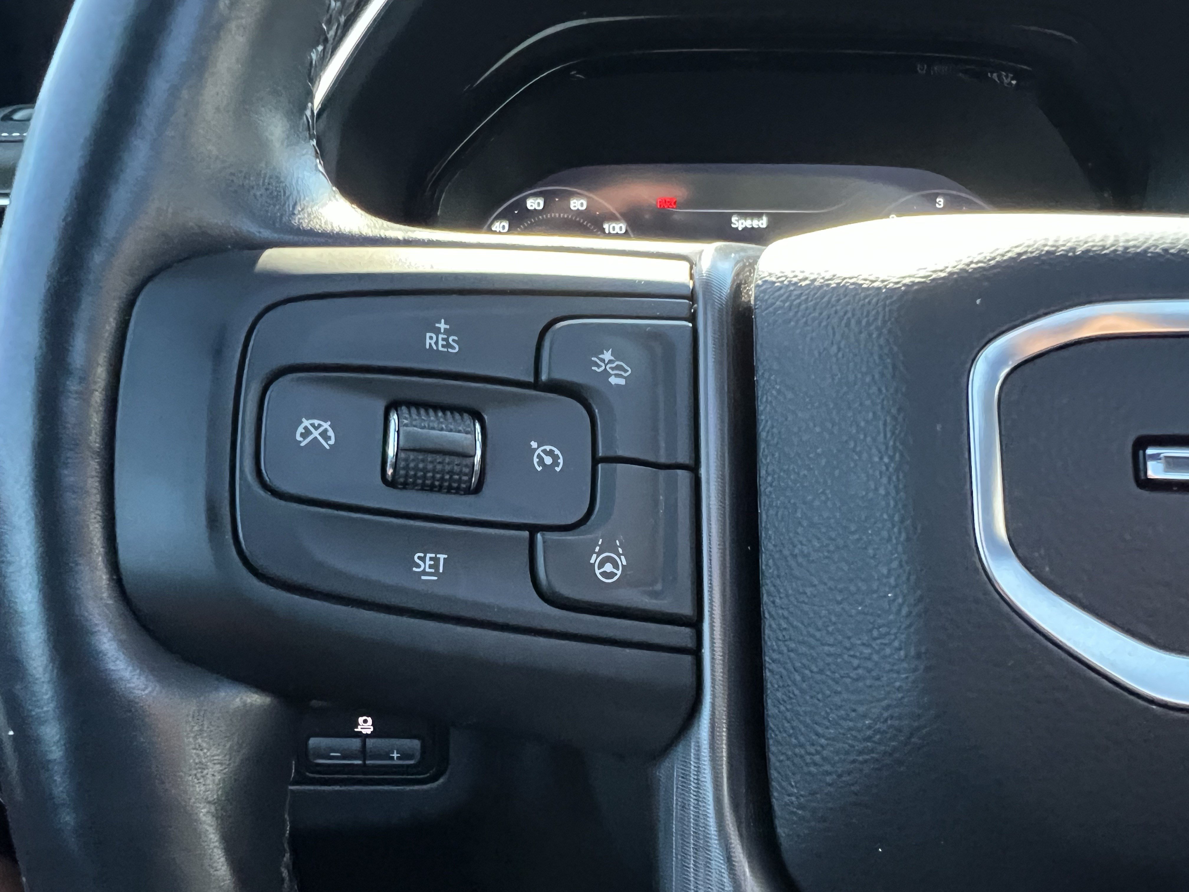 Used 2024 GMC Yukon XL Denali Ultimate AWD/4WD image 19