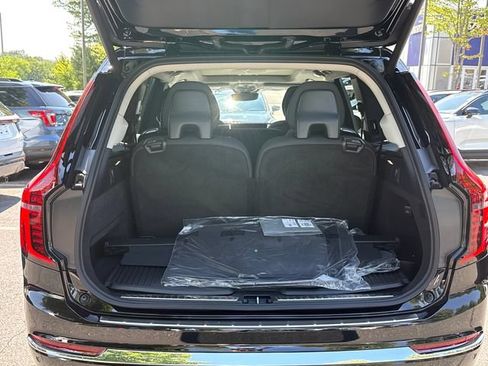 Used 2026 Volvo XC90 B5 Core w/ Protection Package Premier AWD/4WD image 25