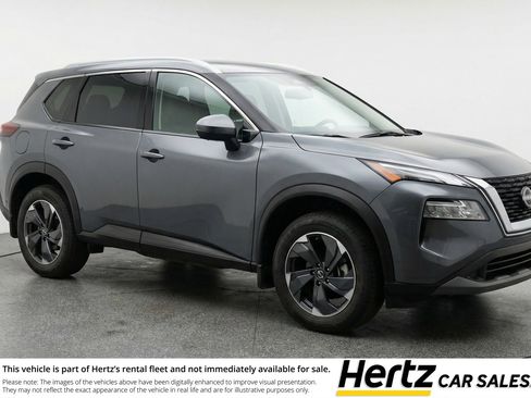 Used 2025 Nissan Rogue SV image 1