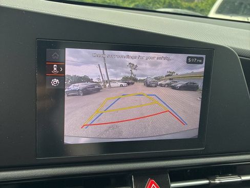 Used 2025 Kia Niro LX FWD image 9