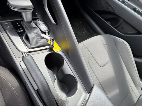 Certified 2025 Hyundai Elantra Sport FWD image 33