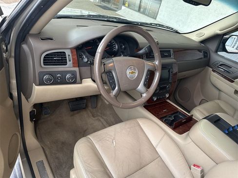 Used 2011 Chevrolet Tahoe LTZ image 10