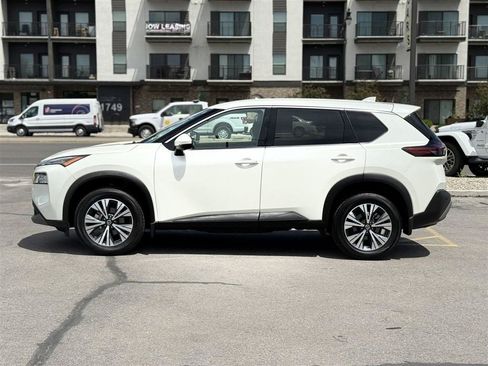 Used 2021 Nissan Rogue SV AWD/4WD image 4