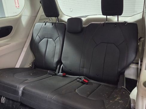 Used 2020 Chrysler Pacifica Touring-L Plus w/ Tire & Wheel Group image 9