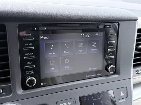 Certified 2020 Toyota Sienna LE image 26