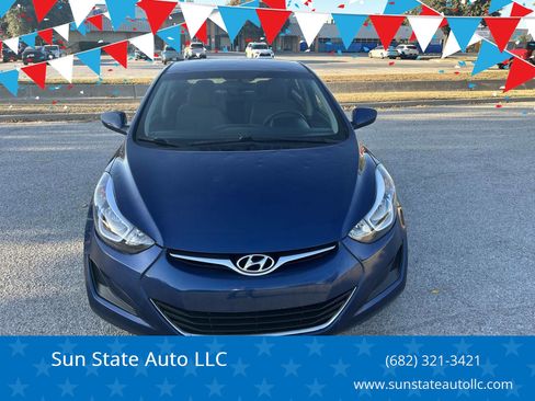 Used 2015 Hyundai Elantra SE image 1