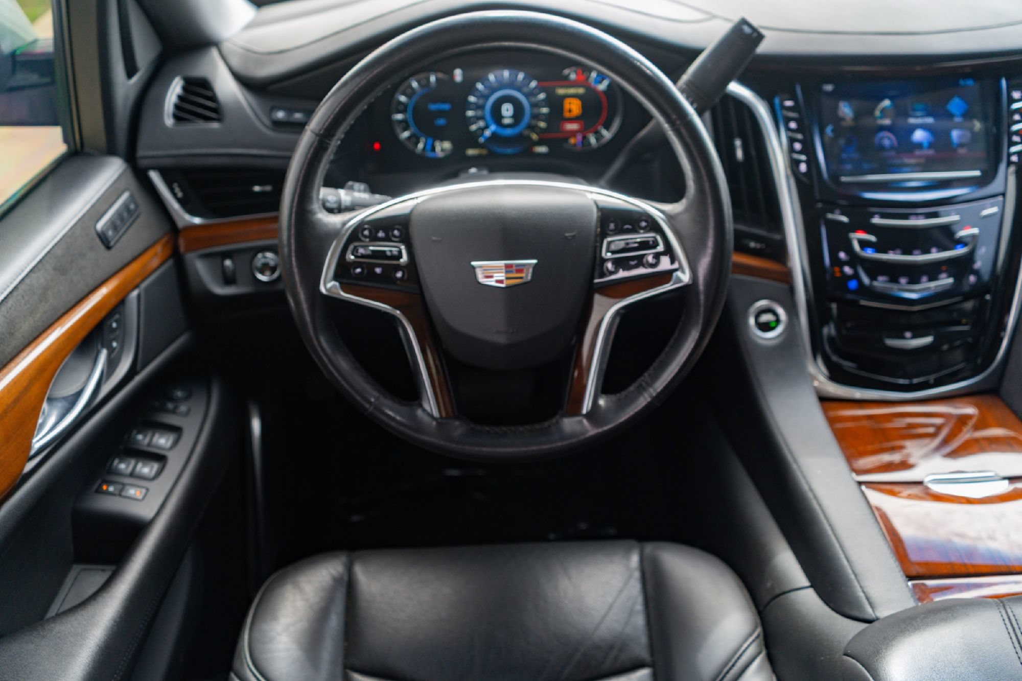Used 2020 Cadillac Escalade Luxury RWD image 21