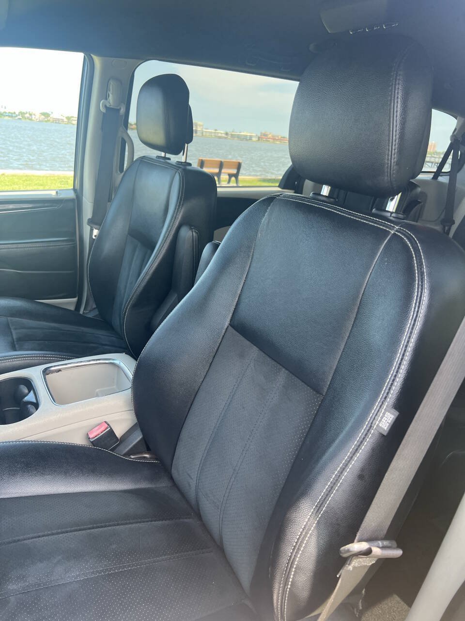 Used 2017 Dodge Grand Caravan SXT FWD image 15