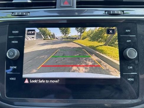 Used 2024 Volkswagen Tiguan SEL R-Line AWD/4WD image 24