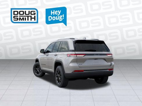 New 2026 Jeep Grand Cherokee Altitude image 3