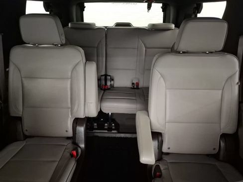 Used 2022 GMC Yukon SLT w/ SLT Luxury Package AWD/4WD image 33