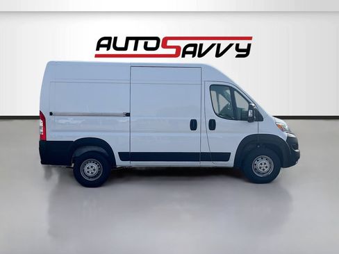 Used 2024 RAM ProMaster 2500 w/ Convenience Group FWD image 8