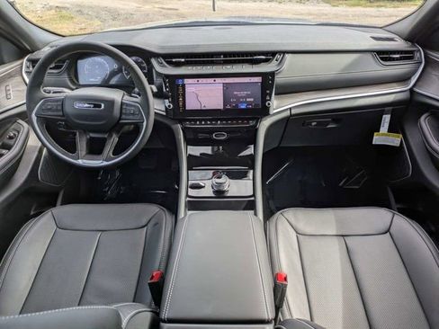 New 2026 Jeep Grand Cherokee L Limited AWD/4WD image 17