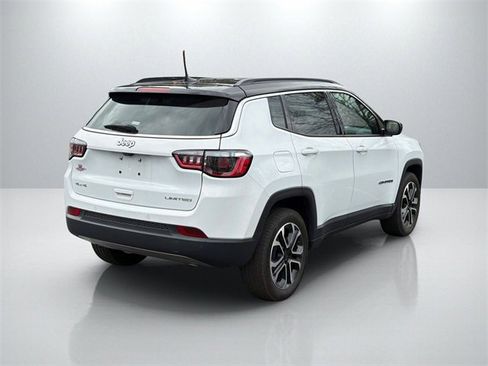 Used 2024 Jeep Compass Limited image 4