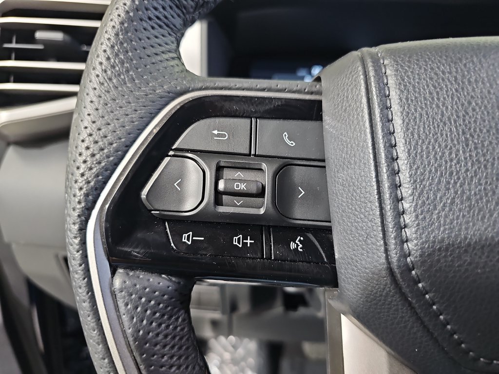 Used 2023 Toyota Sequoia Limited AWD/4WD image 20