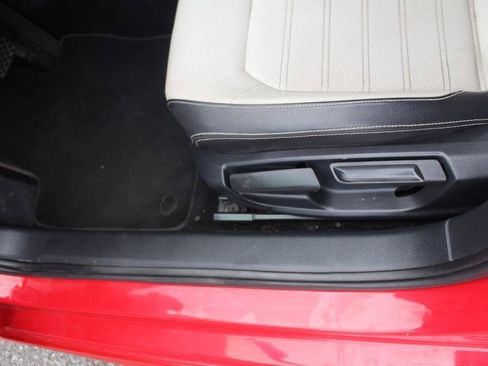 Used 2016 Volkswagen Jetta Sport image 11