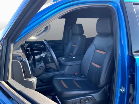 Used 2022 GMC Sierra 1500 AT4 w/ AT4 Preferred Package AWD/4WD image 8