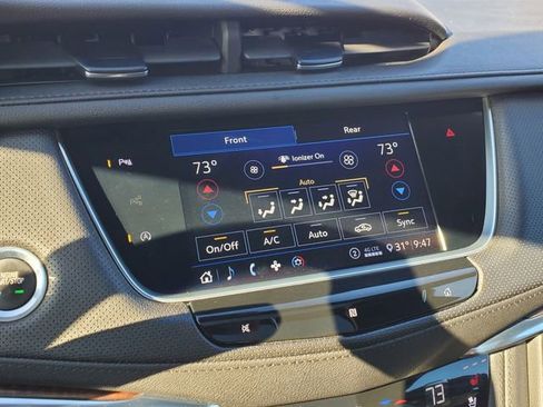 Used 2020 Cadillac XT5 Premium Luxury image 32