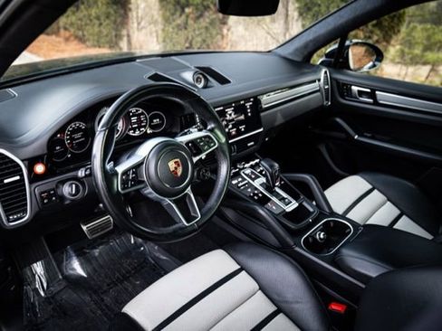 Used 2021 Porsche Cayenne GTS AWD/4WD image 23