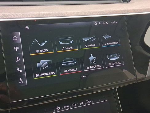 Used 2024 Audi Q8 e-tron Premium Plus w/ Premium Plus Package image 21