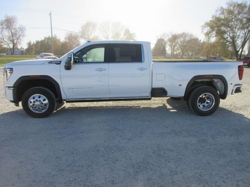 New 2026 GMC Sierra 3500 Denali w/ Denali Reserve Package AWD/4WD image 9