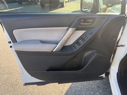 Used 2017 Subaru Forester 2.5i Premium w/ All-Weather Package image 10