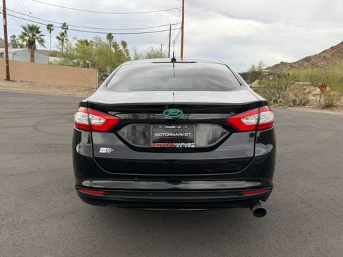 Used 2016 Ford Fusion SE image 4