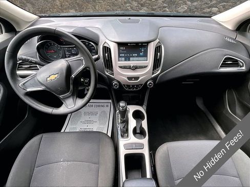 Used 2018 Chevrolet Cruze LS FWD image 11