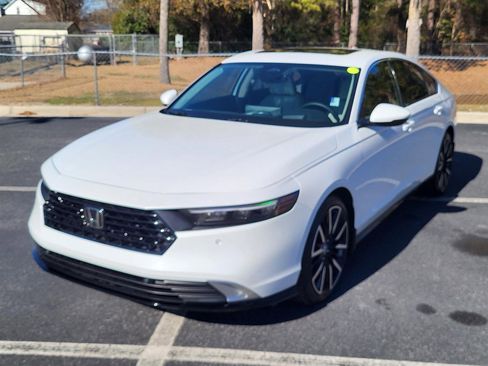 New 2025 Honda Accord Touring image 5