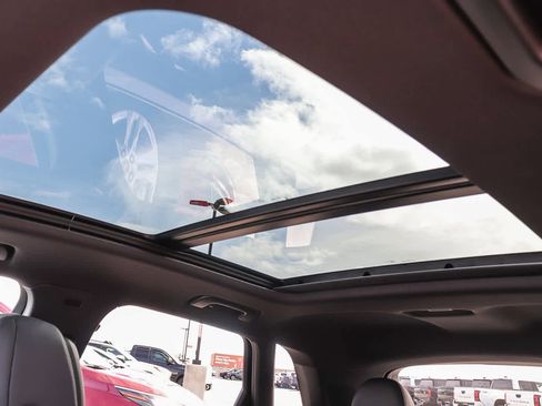 New 2025 Audi Q3 2.0T Premium image 35