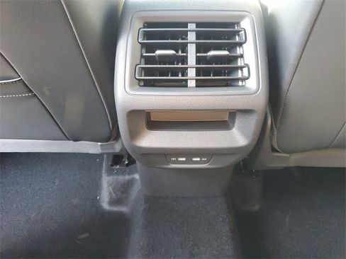 New 2026 Volkswagen Tiguan SE R-Line image 15