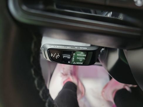 Used 2021 Porsche Taycan image 41