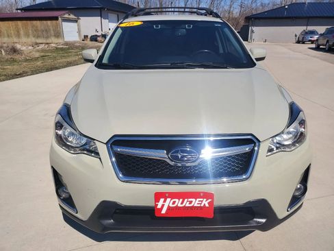 Used 2016 Subaru Crosstrek 2.0i Premium image 2