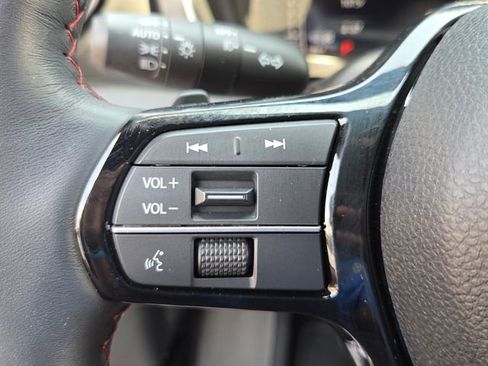 Used 2025 Honda Pilot Black Edition image 45
