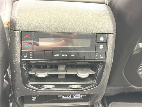 Used 2023 Jeep Grand Cherokee L Limited AWD/4WD image 12