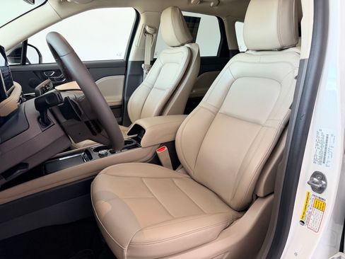 Used 2023 Lincoln Corsair FWD image 4