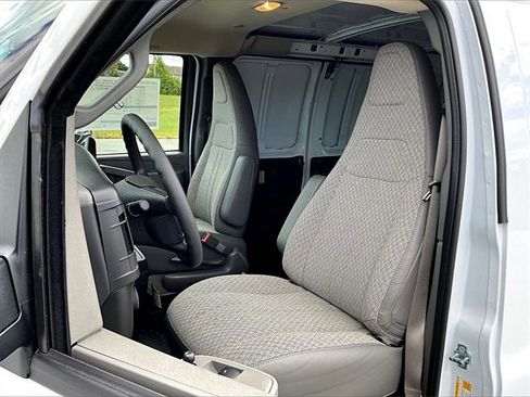 New 2025 Chevrolet Express 2500 Extended w/ Enhanced Convenience Package image 9
