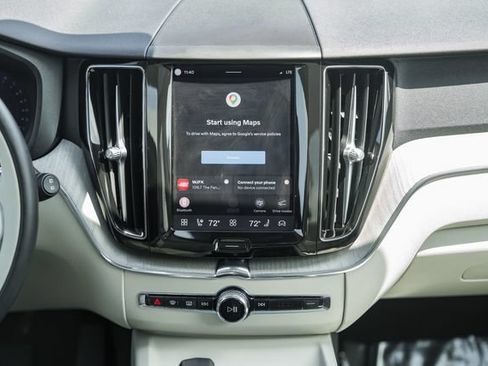 Certified 2024 Volvo XC60 B5 Plus w/ Climate Package AWD/4WD image 24
