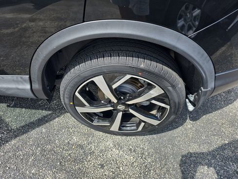 Used 2020 Nissan Rogue Sport SL image 8