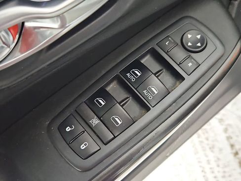 Used 2019 Jeep Cherokee Trailhawk image 17