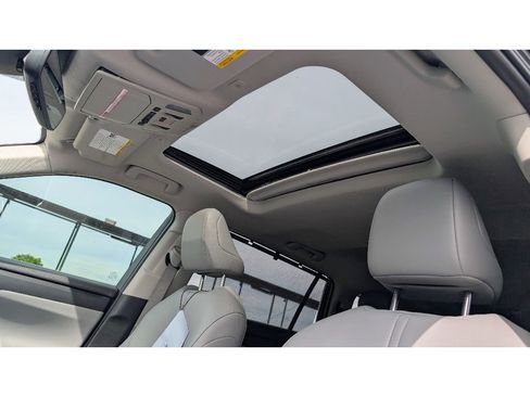 Used 2024 Toyota Highlander XLE image 16