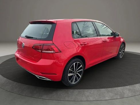 Used 2019 Volkswagen Golf SE image 5