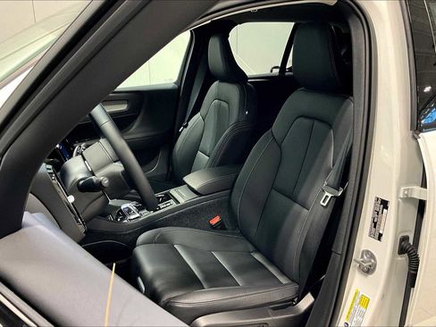 New 2025 Volvo XC40 B5 Plus w/ Protection Package Premier image 13