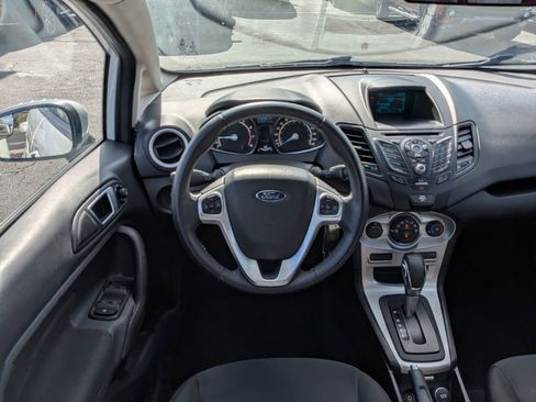 Used 2015 Ford Fiesta SE image 17