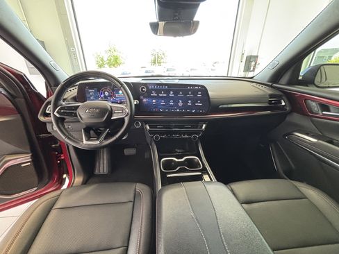 Used 2024 Chevrolet Traverse Z71 w/ Enhanced Driving Package AWD/4WD image 8