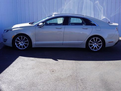 Used 2016 Lincoln MKZ Base w/ Equipment Group 300A Reserve image 3