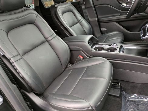 Certified 2025 Lincoln Corsair AWD w/ Equipment Group 101A image 31