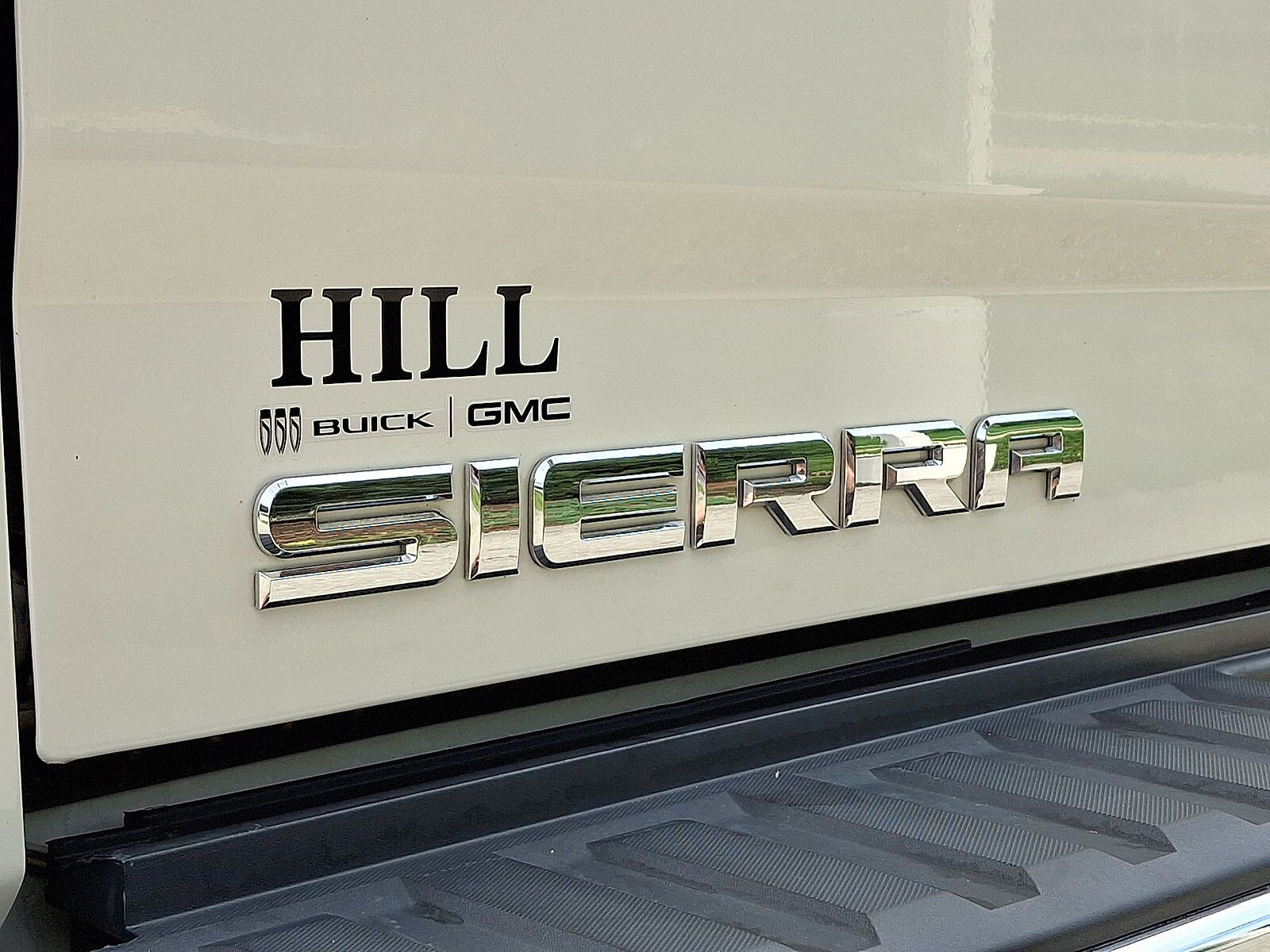 Used 2014 GMC Sierra 1500 SLT w/ Suspension Package, Off-Road AWD/4WD image 24