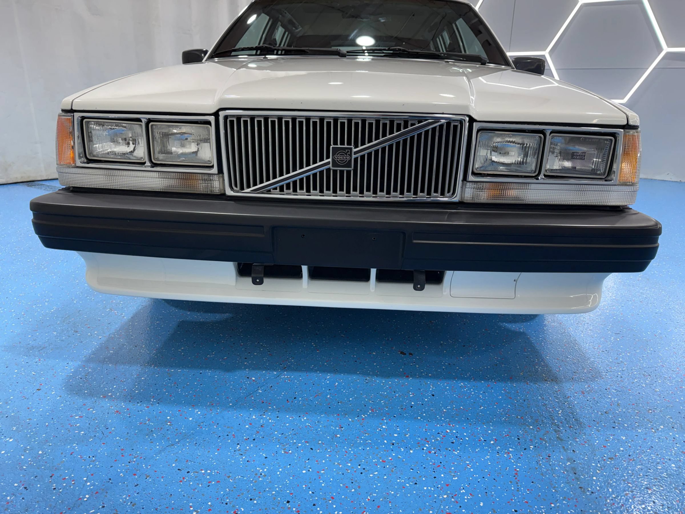Used 1988 Volvo 740 GLE RWD image 5