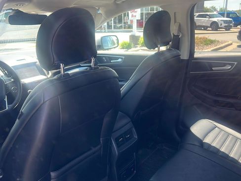 Used 2019 Ford Edge SEL w/ Equipment Group 201A AWD/4WD image 16